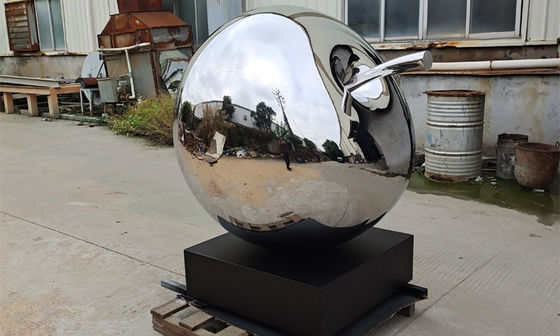 Un buon prezzo. Il metallo ha lucidato la decorazione all'aperto della scultura di Apple della frutta di acciaio inossidabile in linea