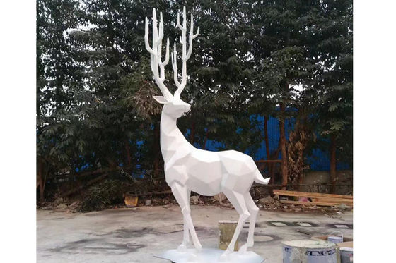 Un buon prezzo. Scultura animale Esterno Fibra di vetro Statue di cervo Bianco Colore in linea