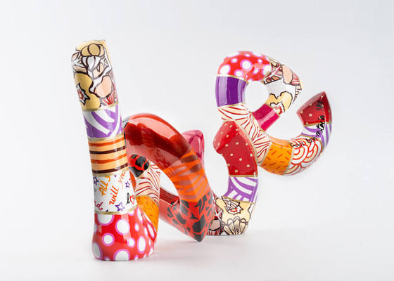 Un buon prezzo. Lettera d'amore moderna contemporanea Scultura esterna in fibra di vetro Colorata in linea