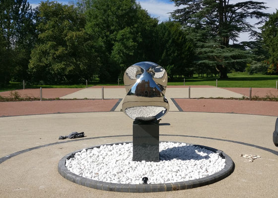 Un buon prezzo. Le sculture di arte del metallo/le statue astratte giardino del metallo rispecchiano la lucidatura in linea