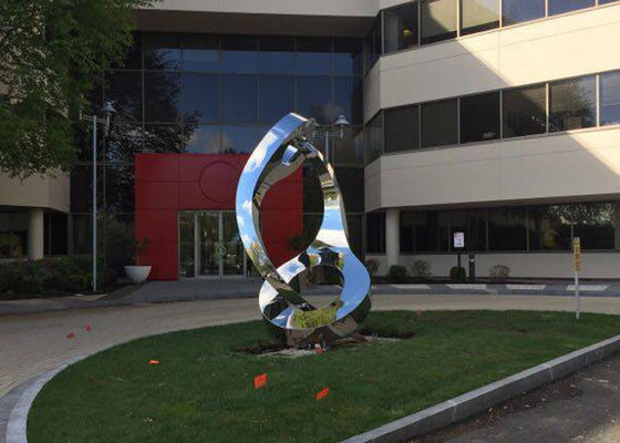 Un buon prezzo. Le statue all'aperto contemporanee del metallo/giardino dell'amante grande scolpisce il metallo in linea