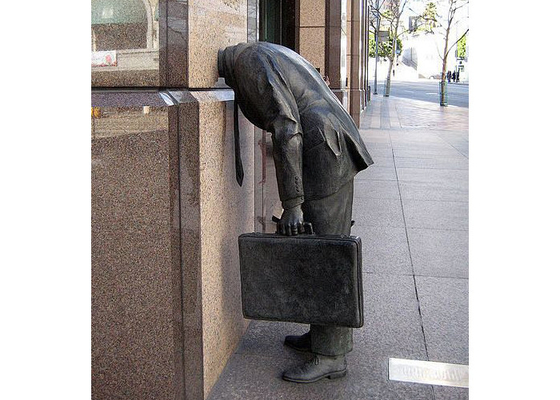 Un buon prezzo. Grandezza naturale Modern Outdoor Street Art Casting Bronze Man Sculpture in linea
