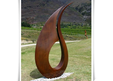 Un buon prezzo. Scultura d'acciaio contemporanea professionale di Corten, grande scultura astratta del metallo in linea
