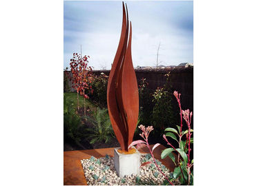 Un buon prezzo. Sculture arrugginite d'acciaio del giardino di Corten del fiore per la decorazione moderna in linea