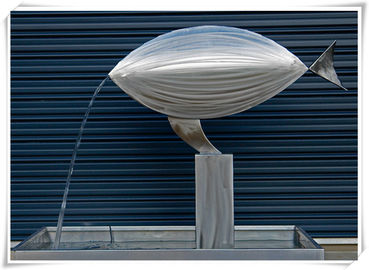 Un buon prezzo. Caratteristica contemporanea dell'acqua del metallo della cascata del pesce per la decorazione del giardino o dell'interno in linea