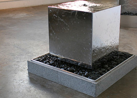 Un buon prezzo. L'acqua della piscina di rettangolo caratterizza le caratteristiche all'aperto dell'acqua dell'acciaio inossidabile in linea