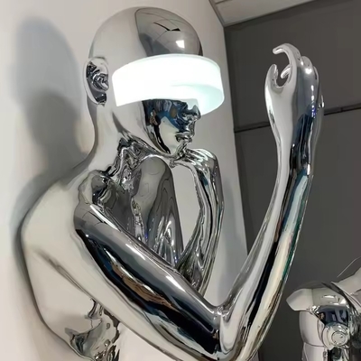 Un buon prezzo. Lampada da parete scultura creativa moderna per hall di hotel, sala espositiva, LED, signora, ornamenti in acciaio inossidabile in linea
