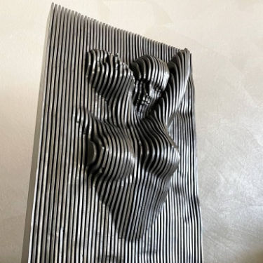 Un buon prezzo. Produttore di design scultoreo Scultura moderna da parete Decorazione in acciaio Scultura in metallo Opera d'arte in linea