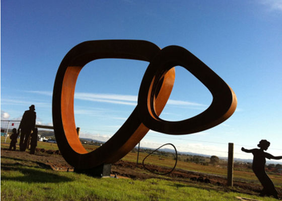 Un buon prezzo. Il poligono progetta la scultura per il cliente d'acciaio di Corten, sculture arrugginite del giardino per la decorazione in linea