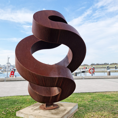 Un buon prezzo. Fabbrica Scultura in acciaio impermeabilizzato Paesaggio Metallo Astratto Scultura in acciaio corten per decorazione del giardino in linea
