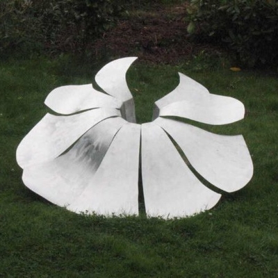 Un buon prezzo. Arte moderna forma di fiore giardino metallo decorativo scultura in acciaio inox in linea