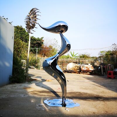 Un buon prezzo. Decorazione artistica in metallo per esterni Scultura astratta di sirena in acciaio inossidabile in linea
