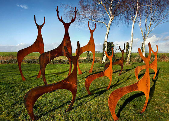 Un buon prezzo. Scultura su ordinazione dei cervi della decorazione del giardino della scultura della corrente principale fatta dell'acciaio di Corten in linea