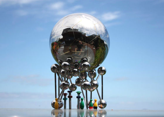 Un buon prezzo. Scultura all'aperto di calcio della decorazione gigante nella città con la dimensione su ordinazione in linea