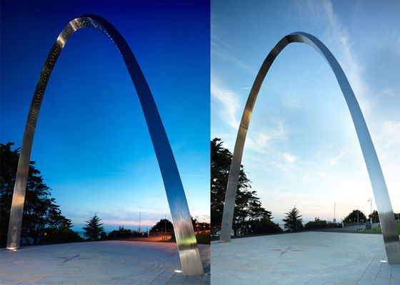 Un buon prezzo. Scultura all'aperto moderna dell'arco della scultura dell'acciaio inossidabile per la decorazione urbana in linea