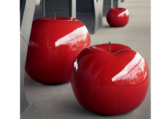 Un buon prezzo. Grande scultura decorativa rossa dipinta 120 cm della vetroresina di Apple della scultura d'altezza in linea
