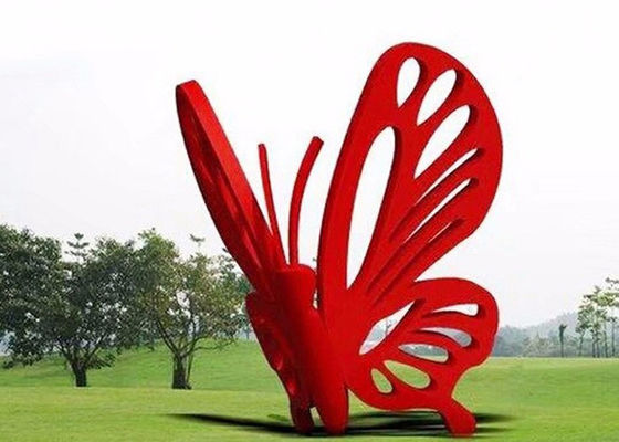 Un buon prezzo. Il giardino dell'acciaio inossidabile di arte contemporanea scolpisce la grande farfalla rossa in linea