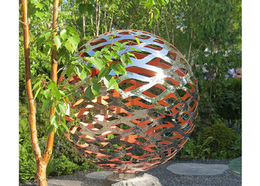 Un buon prezzo. Sfera vuota lucidata scultura del metallo della palla dell'acciaio inossidabile di 150 diametri per il giardino in linea