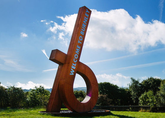 Un buon prezzo. Scultura all'aperto dell'acciaio di Corten del metallo della decorazione contemporanea della città in linea