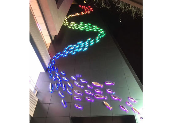 Un buon prezzo. Scultura d'accensione decorativa all'aperto del pesce del metallo di acciaio inossidabile in linea