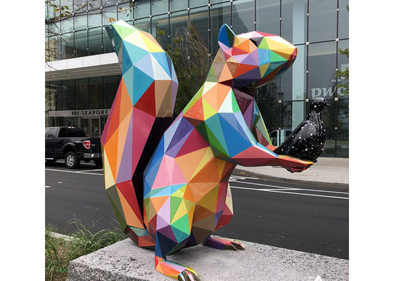 Un buon prezzo. Scultura all'aperto della vetroresina dello scoiattolo per la decorazione della plaza o del giardino pubblico in linea