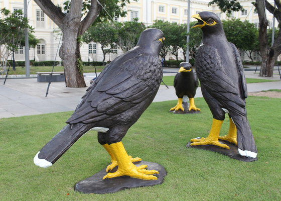 Un buon prezzo. Grande vetroresina animale dipinta Eagle Sculpture Public Decoration del giardino dell'uccello in linea