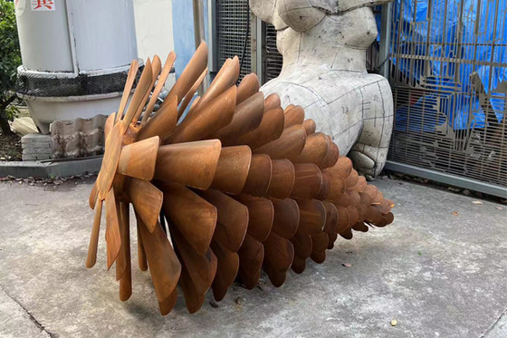 Un buon prezzo. Giardino Arte Ornamenti esterni Corten Acciaio Rusty Pine Cone Scultura in linea