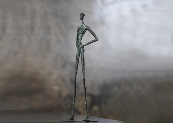 Un buon prezzo. Manichino femminile contemporaneo Statua in bronzo per la decorazione pubblica all'aperto in linea