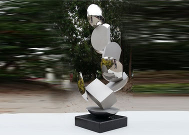 Un buon prezzo. Scultura moderna dell'acciaio inossidabile altamente lucidata per la decorazione dello stagno in linea