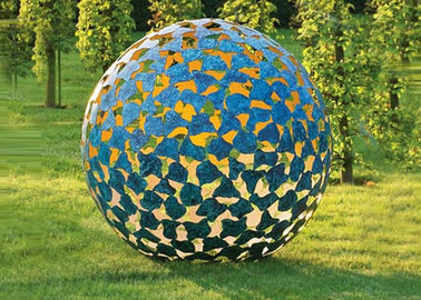 Un buon prezzo. Luminosa scultura del metallo dipinta grande sfera per il diametro della decorazione 100cm del giardino in linea