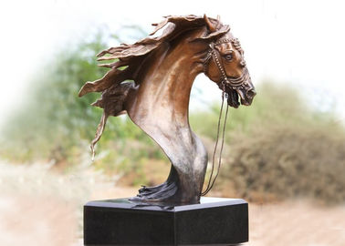 Un buon prezzo. Statua fatta a mano del giardino della testa di cavallo di Ferghana del bronzo di pezzo fucinato per la decorazione pubblica in linea