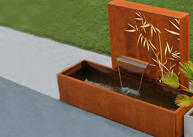 Un buon prezzo. Caratteristica d'acciaio dell'acqua di Corten della ruggine quadrata con le dimensioni su misura luci del LED in linea