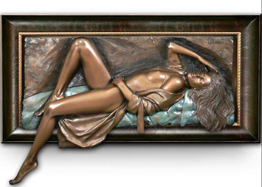Un buon prezzo. Donna che si rilassa l'OEM decorativo/ODM della scultura bronzea di sollievo accettabili in linea