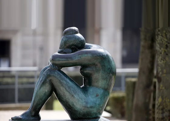 Decorazione Giardino Arte Bronzo Patina Meditatore Ragazza Scultura