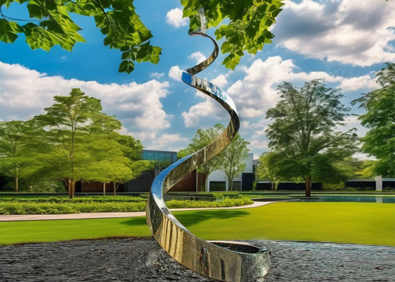Statue a spirale in acciaio inossidabile di alta qualità Polizia giardino fontana d'acqua scultura metallica artigianato in metallo in vendita