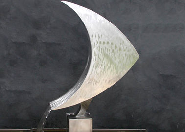 Un buon prezzo. Dimensione su ordinazione della caratteristica dell'acqua dell'acciaio inossidabile del metallo per il giardino della fontana decorativo in linea