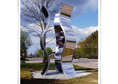 Un buon prezzo. Scultura all'aperto del metallo di progettazione novella, superficie lucidata specchio delle statue del giardino del metallo in linea