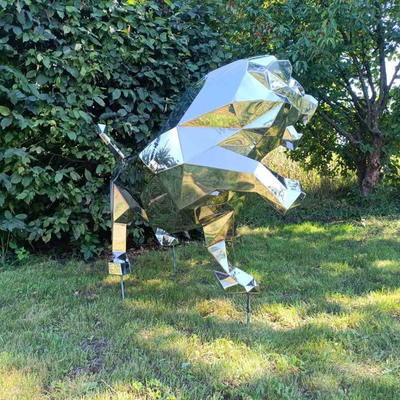 Giardino paesaggistico Specchio di animali in acciaio inossidabile Grande scultura di leone all'aperto lucidata