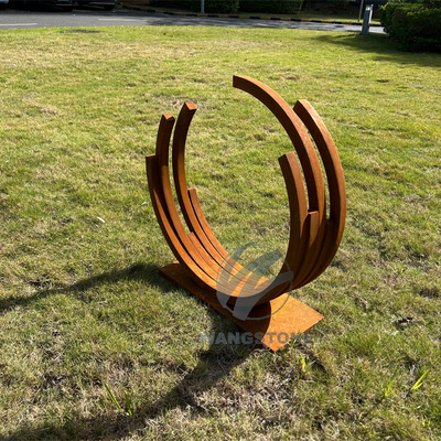 Un buon prezzo. ARC Sculptures: Eleganza in acciaio corten su piccola scala per giardino e scrivania in linea