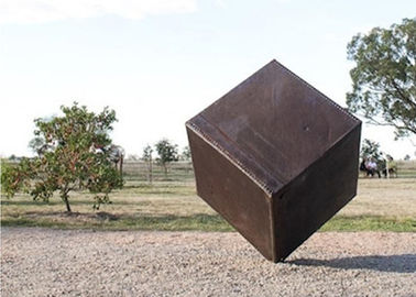 Un buon prezzo. Resistenza alla corrosione d'acciaio della scultura di Corten di forma del cubo la grande progetta in linea