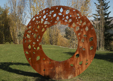 Un buon prezzo. Scultura all'aperto del metallo tagliata laser, diametro pubblico della scultura 180cm di arte in linea