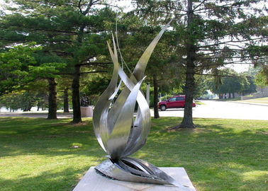 Un buon prezzo. Scultura del fiore dell'acciaio inossidabile di rivestimento di Matt, scultura all'aperto del fiore di Lotus in linea