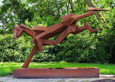 Un buon prezzo. Scultura all'aperto di lusso dell'acciaio inossidabile di arte pubblica con la base dell'acciaio di Corten in linea