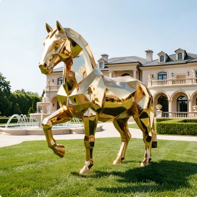 Un buon prezzo. Statua di cavallo geometrica di lusso in oro, dimensioni reali, scultura moderna in acciaio inossidabile per decorazione di ville, giardini e hall di hotel in linea