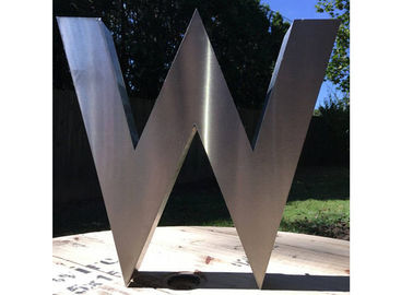 Un buon prezzo. Progettazione architettonica della lettera m. della scultura della scultura dell'acciaio inossidabile di rivestimento di Matt in linea