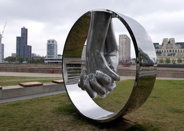 Un buon prezzo. Alto rivestimento umano lucidato moderno di pezzo fucinato della scultura dell'acciaio inossidabile della mano per la decorazione in linea