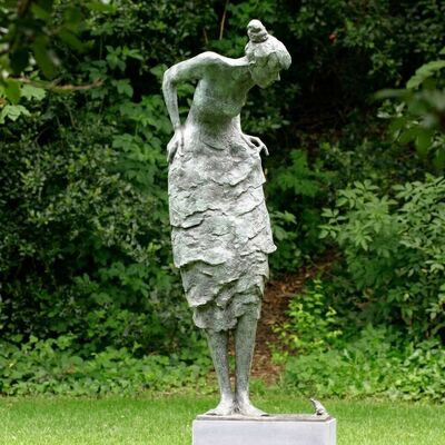 Un buon prezzo. Statue in bronzo di donna e rana in giardino - Patina a grandezza naturale in linea