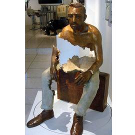 Un buon prezzo. Tempo di seduta di lunga vita della scultura dell'uomo del pæsaggio di architettura della statua interna del bronzo in linea