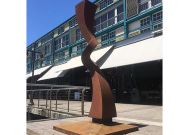 Un buon prezzo. Scultura d'acciaio del giardino di forma dell'estratto della scultura di Corten delle decorazioni all'aperto in linea