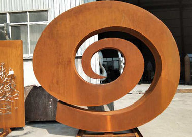 Un buon prezzo. Progettazione naturalmente a spirale arrugginita del metallo del giardino della scultura d'acciaio all'aperto di Corten in linea